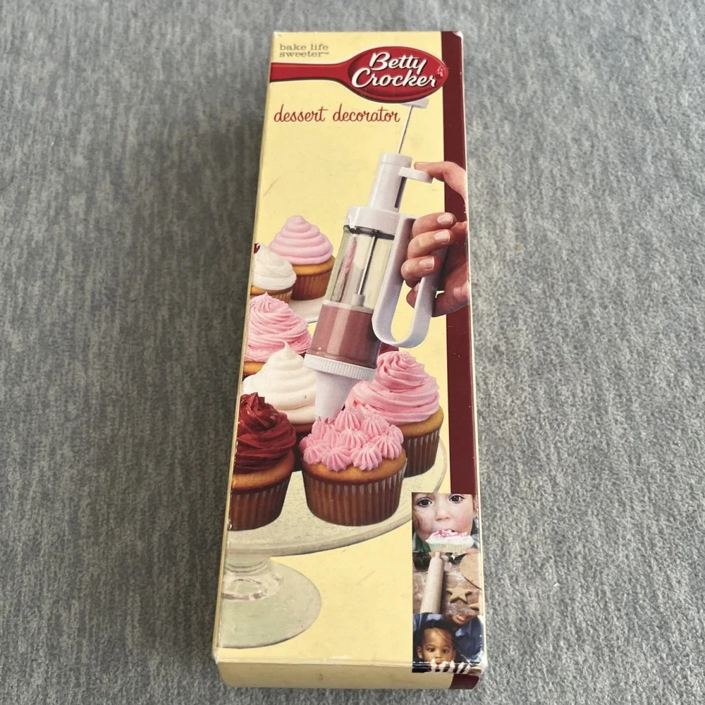 Betty Crocker Dessert Decorator Baker DIY Homemade Kitchen Gadget Plastic New